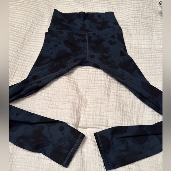 Vuori Highrise Water Drop Print Leggings - Size XS - Picture 7 of 12